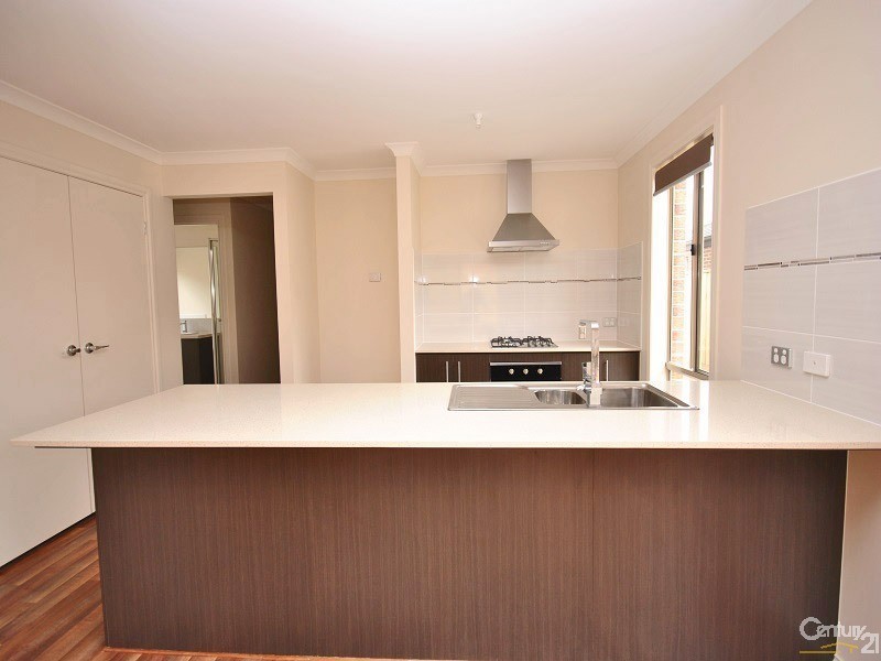 13 Longmeadow Road, Officer VIC 3809