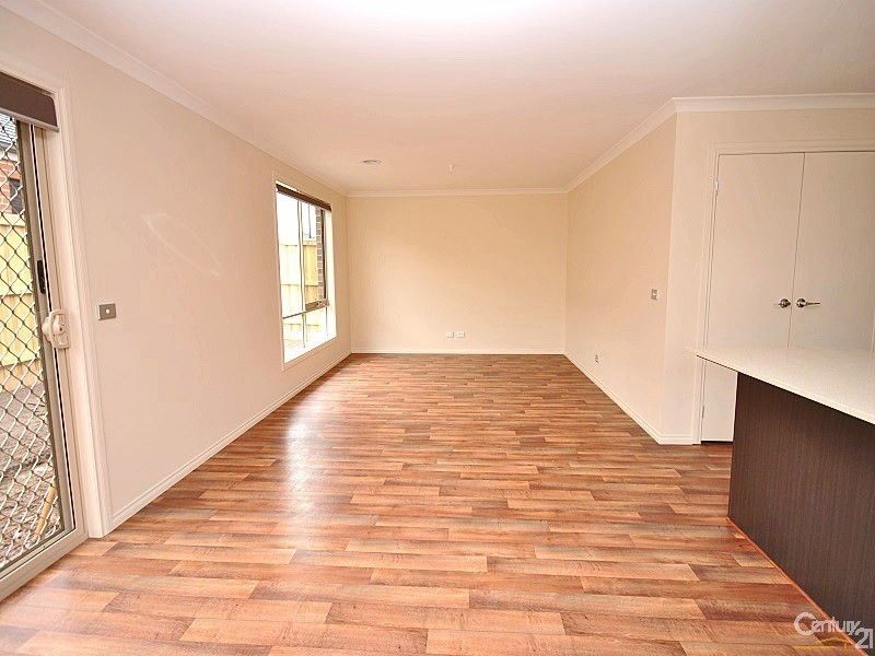 13 Longmeadow Road, Officer VIC 3809