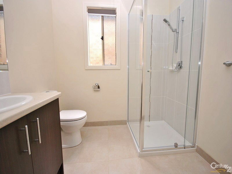 13 Longmeadow Road, Officer VIC 3809