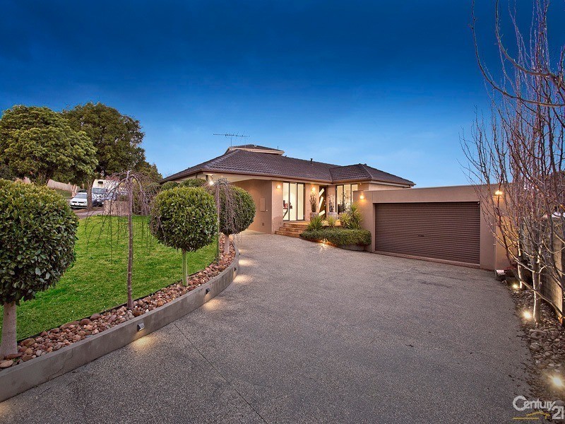 25 Zachary Hicks Crescent, Endeavour Hills VIC 3802