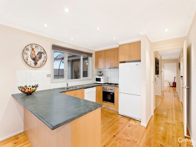 25 Zachary Hicks Crescent, Endeavour Hills VIC 3802