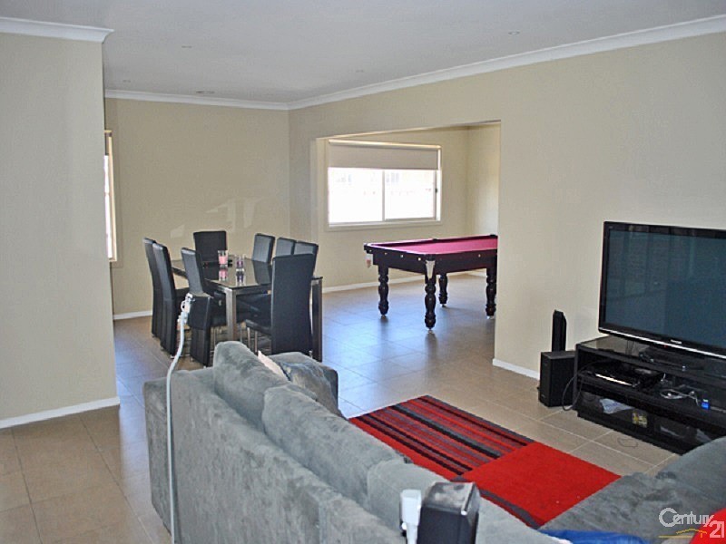 17 Don Collins Way, Berwick VIC 3806