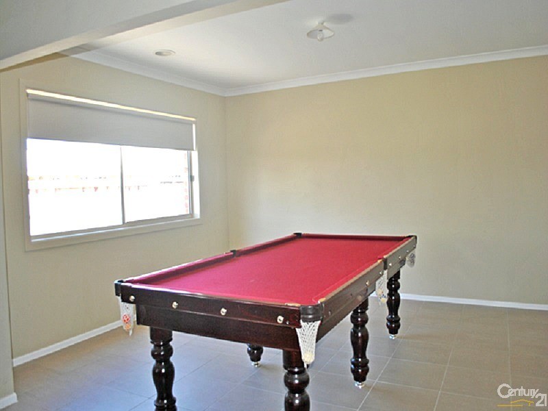 17 Don Collins Way, Berwick VIC 3806