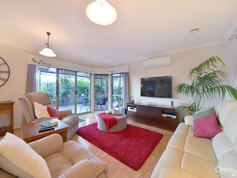 2 John Fisher Drive, Berwick VIC 3806