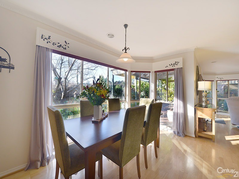 2 John Fisher Drive, Berwick VIC 3806