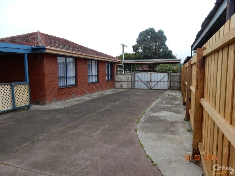 8 Ardmore Street, Cranbourne VIC 3977