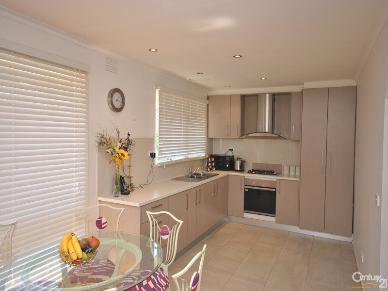 25 Upton Crescent, Narre Warren VIC 3805