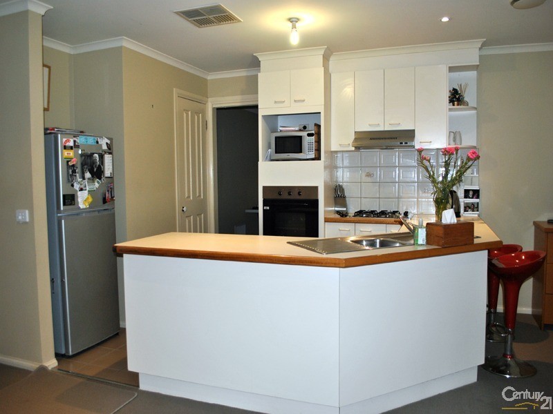 48 Kendall Drive, Narre Warren VIC 3805