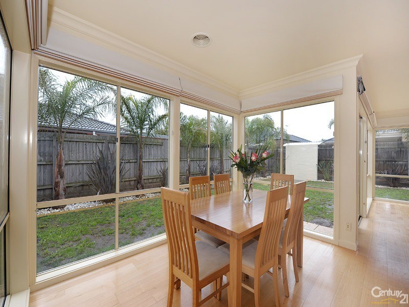 54 Seebeck Drive, Narre Warren South VIC 3805