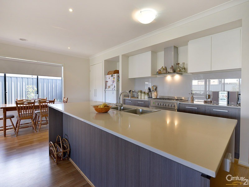 9 Merlin Drive, Cranbourne North VIC 3977