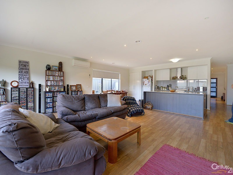 9 Merlin Drive, Cranbourne North VIC 3977