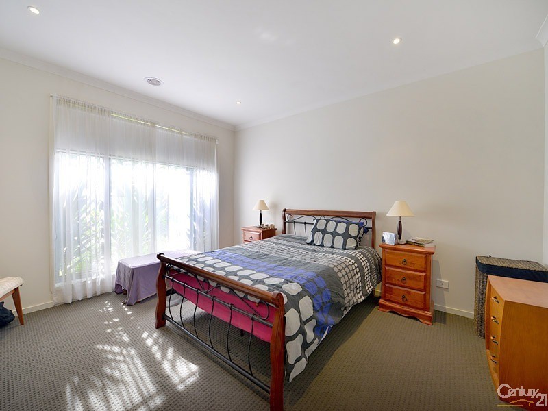 9 Merlin Drive, Cranbourne North VIC 3977