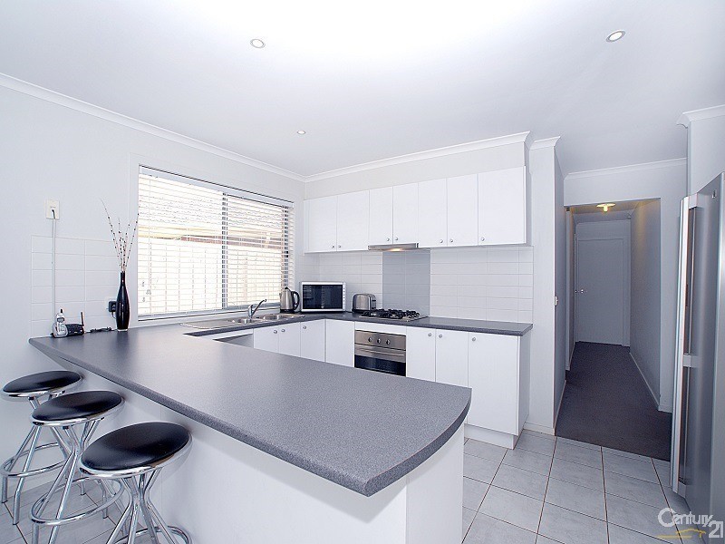 5 Chin Court, Berwick VIC 3806