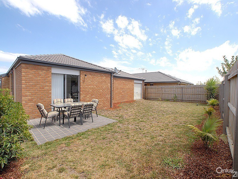 5 Chin Court, Berwick VIC 3806
