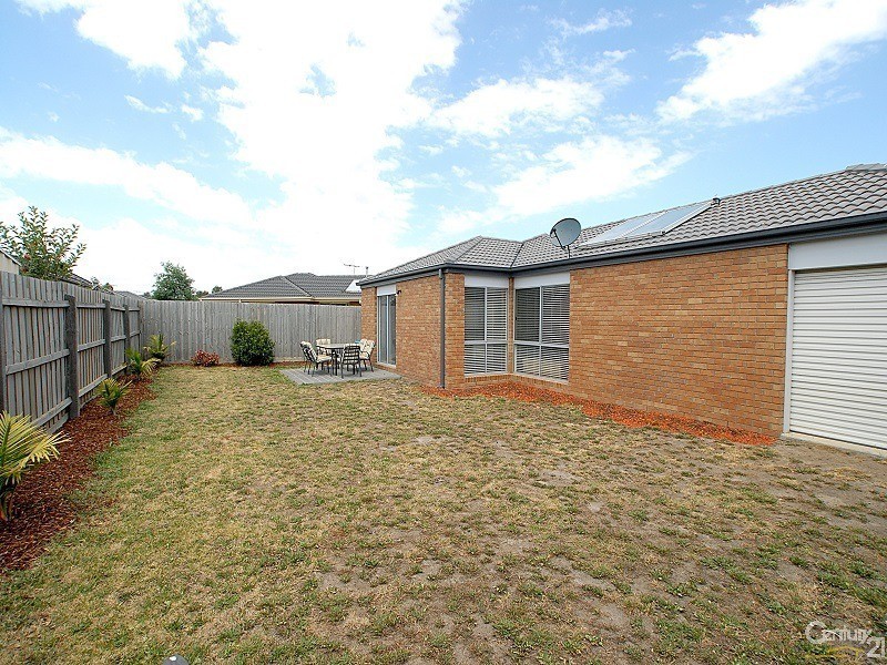 5 Chin Court, Berwick VIC 3806