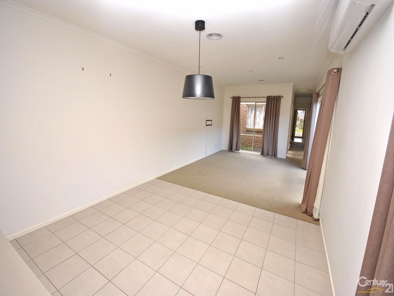 3 Elderberry Alley, Cranbourne North VIC 3977