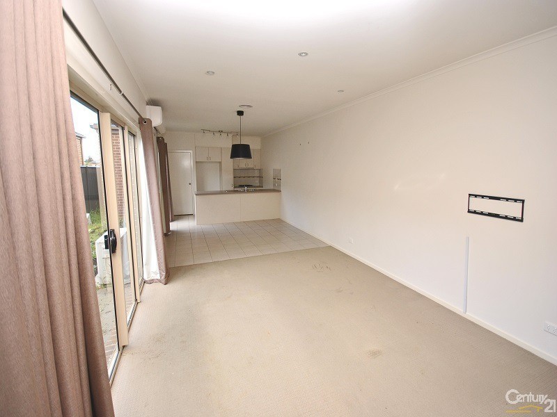 3 Elderberry Alley, Cranbourne North VIC 3977