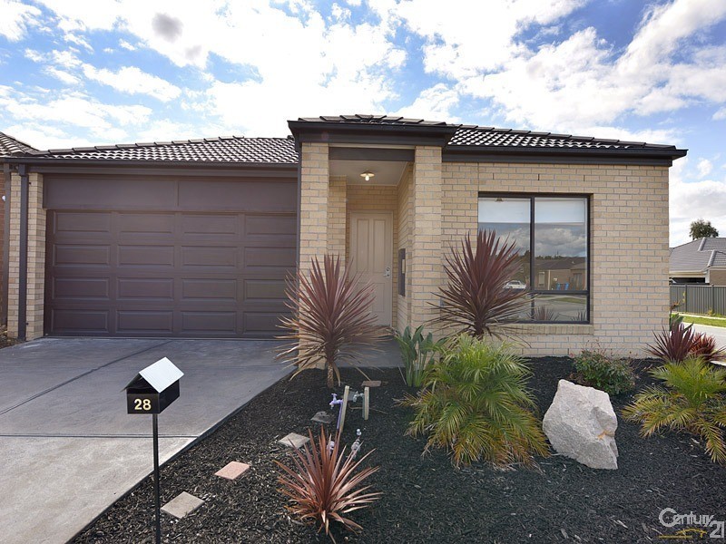 28 Sabel Drive, Cranbourne North VIC 3977