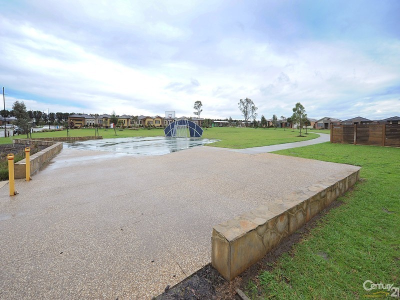 28 Sabel Drive, Cranbourne North VIC 3977