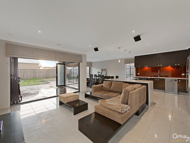 55 Evesham Street, Cranbourne North VIC 3977