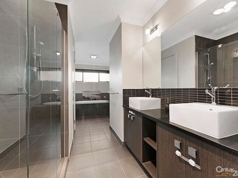 55 Evesham Street, Cranbourne North VIC 3977