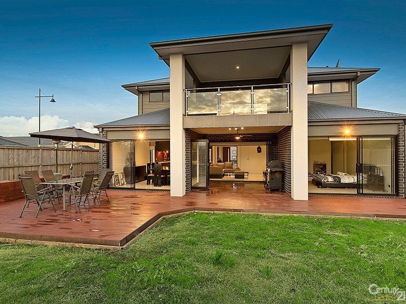 55 Evesham Street, Cranbourne North VIC 3977