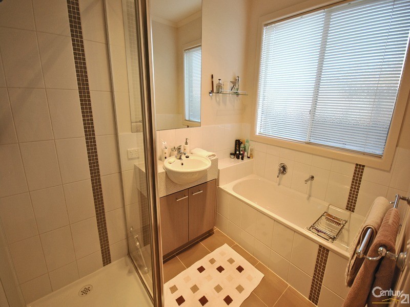 7 Atkinson Drive, Berwick VIC 3806