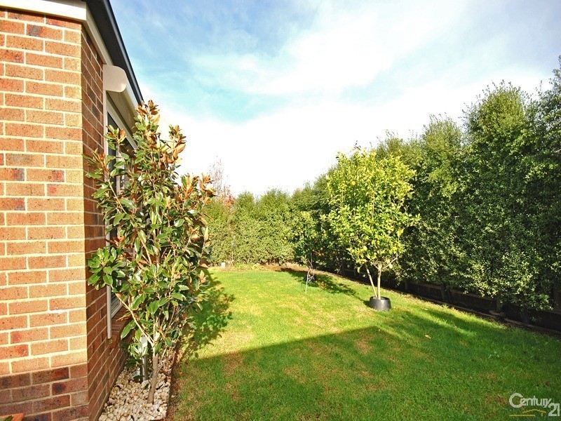 7 Atkinson Drive, Berwick VIC 3806