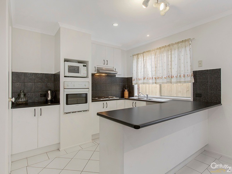 11 Browtop Road, Narre Warren VIC 3805