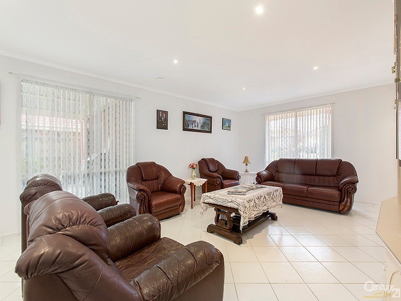 11 Browtop Road, Narre Warren VIC 3805