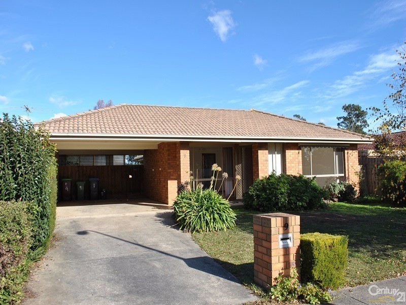 9 Neilian Retreat, Berwick VIC 3806