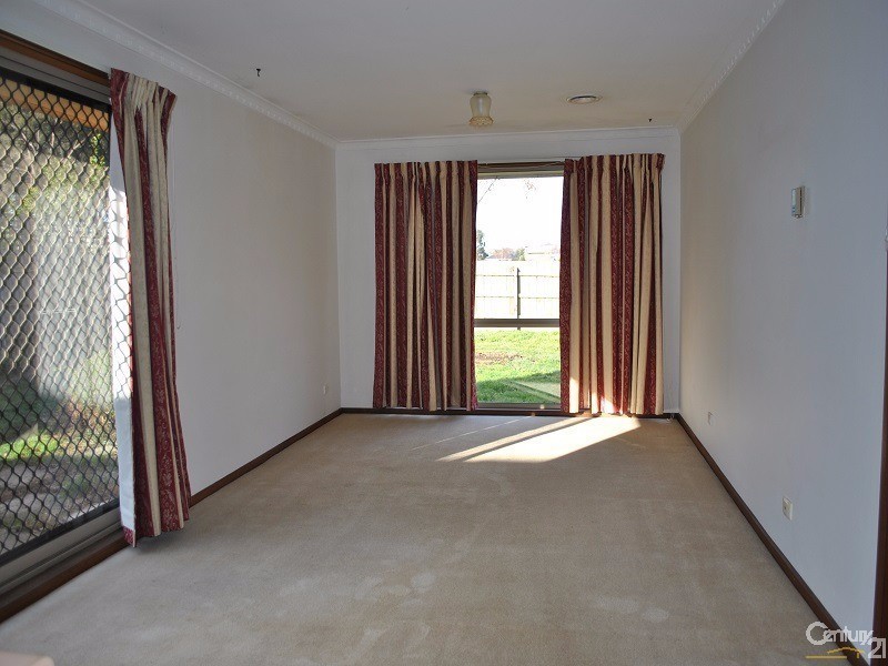 9 Neilian Retreat, Berwick VIC 3806