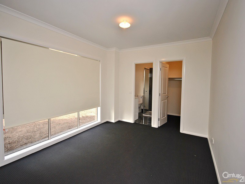 1/5 Alexander Street, Cranbourne VIC 3977