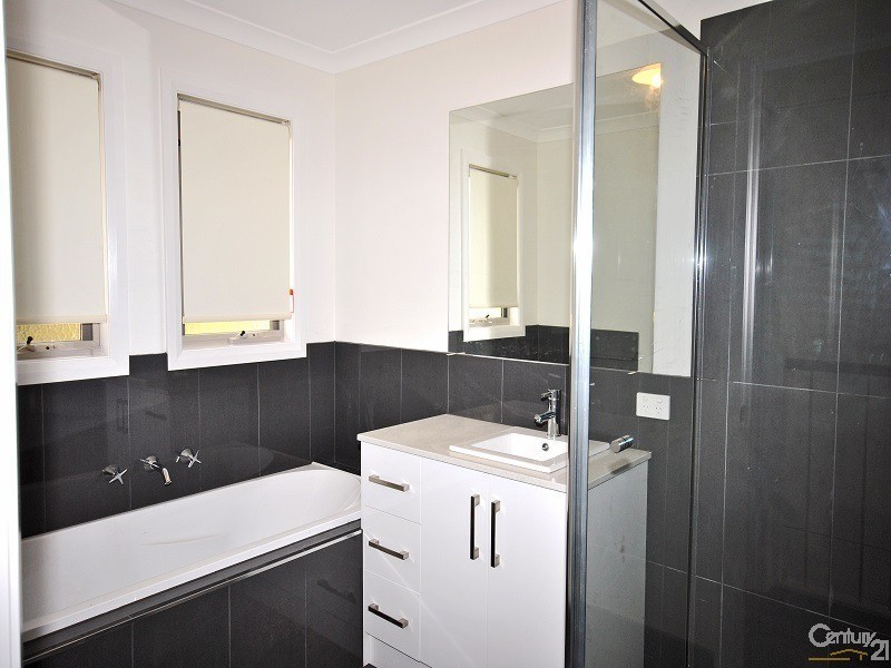 1/5 Alexander Street, Cranbourne VIC 3977