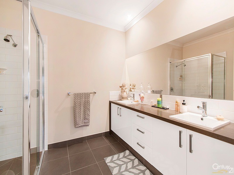 7/25 Canberra Avenue, Berwick VIC 3806