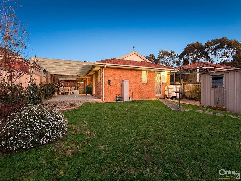16 Adelaide Close, Berwick VIC 3806