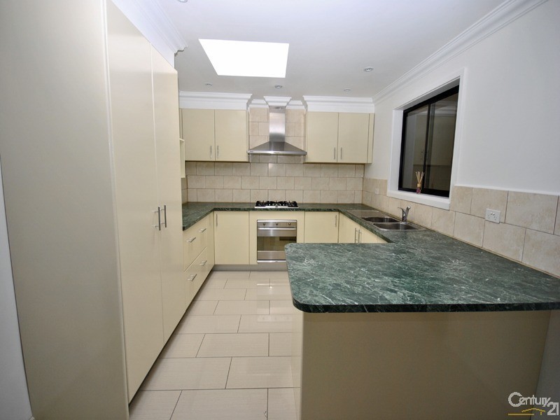 14 Phillip Court, Cranbourne North VIC 3977