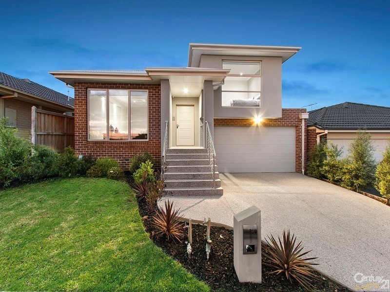 31 Clarendon Street, Pakenham VIC 3810