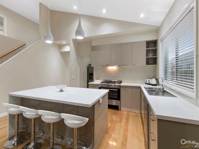 31 Clarendon Street, Pakenham VIC 3810