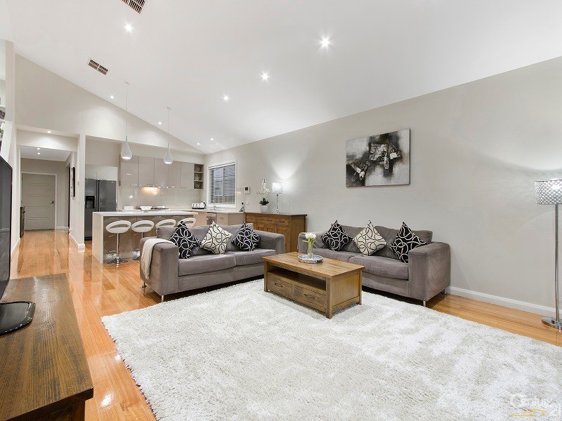 31 Clarendon Street, Pakenham VIC 3810