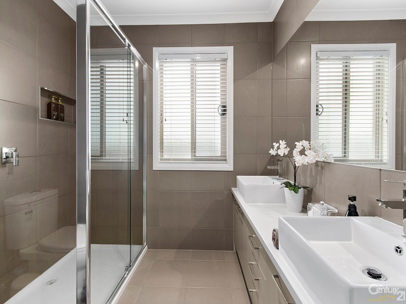 31 Clarendon Street, Pakenham VIC 3810