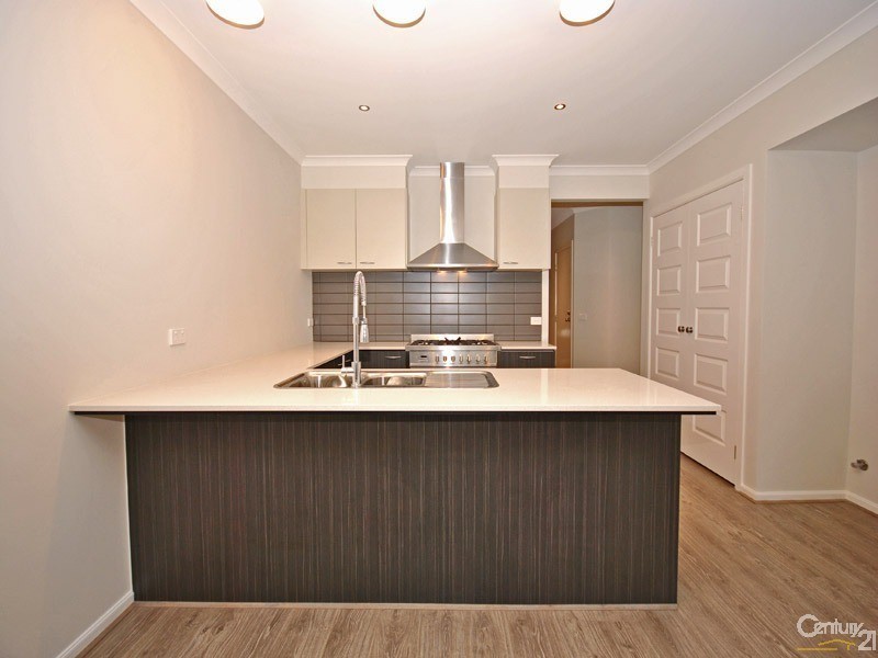 9 Brightstone Drive, Clyde North VIC 3978