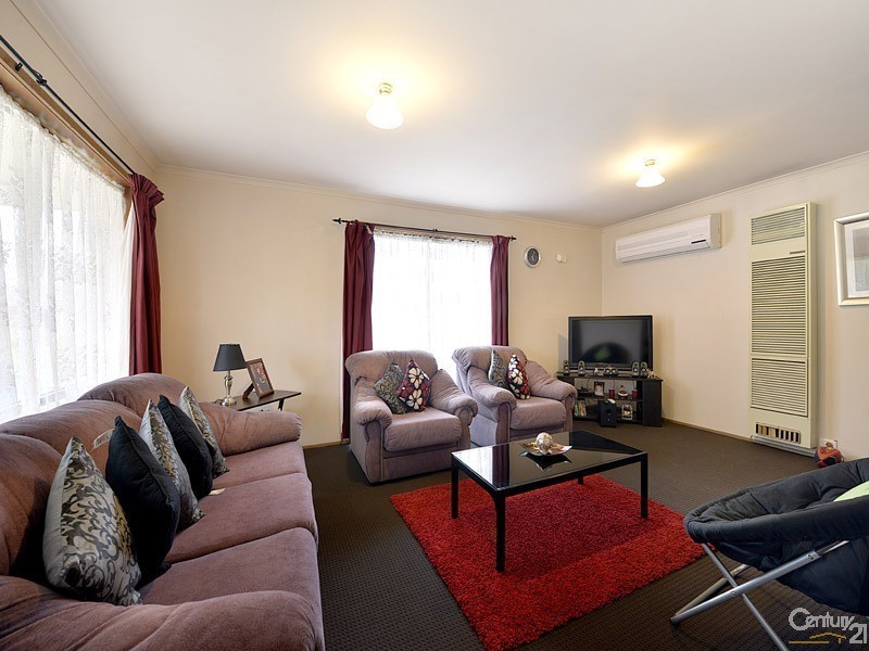 7 General Joshua Drive, Hampton Park VIC 3976