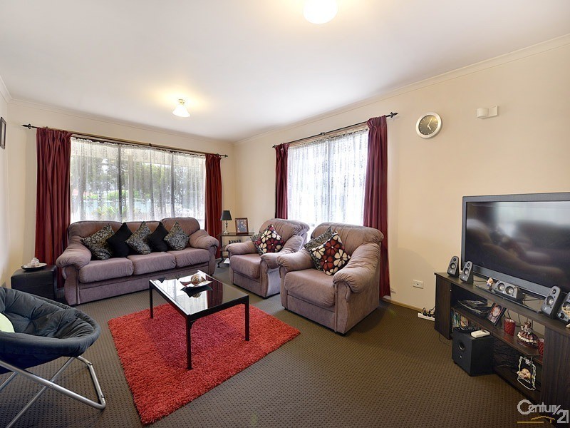 7 General Joshua Drive, Hampton Park VIC 3976