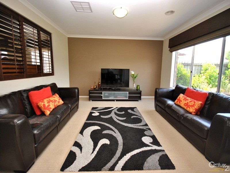 22 Dempster Way, Berwick VIC 3806