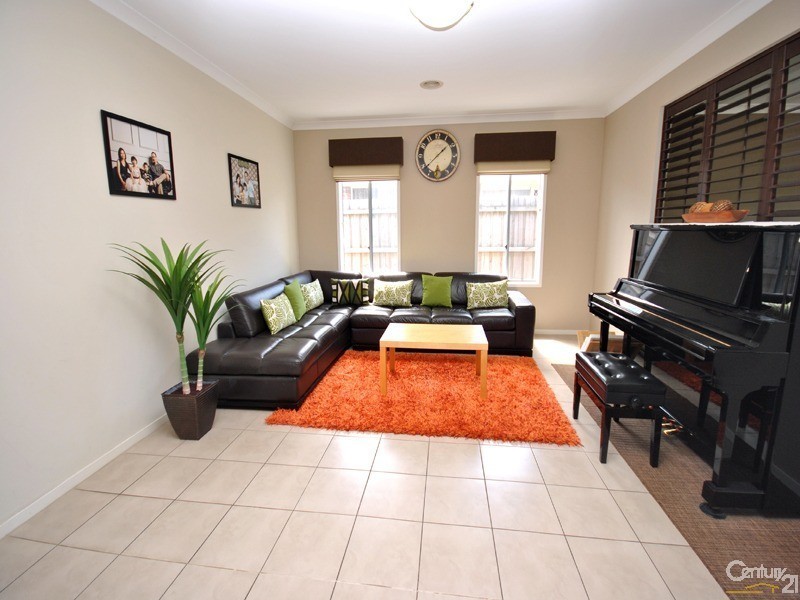 22 Dempster Way, Berwick VIC 3806