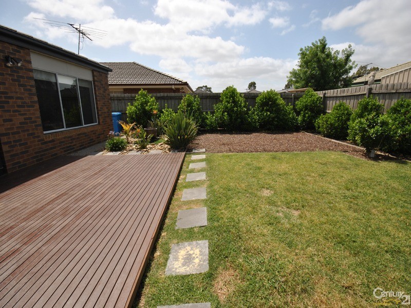 22 Dempster Way, Berwick VIC 3806