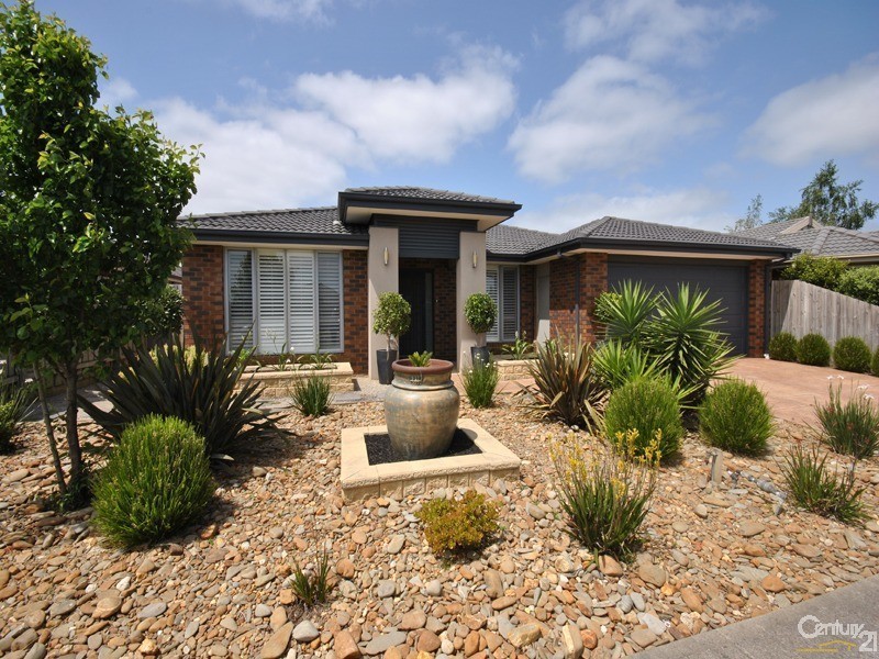 22 Dempster Way, Berwick VIC 3806