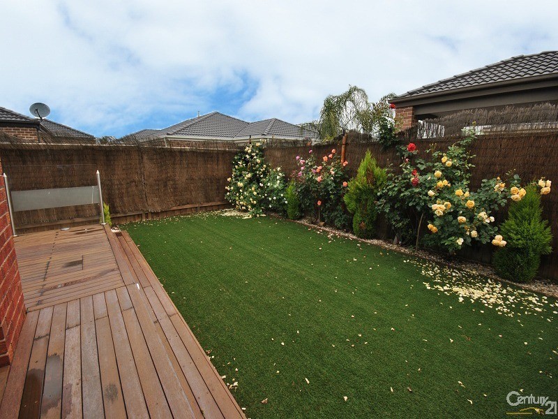 13  Autumn Fields Drive, Cranbourne North VIC 3977