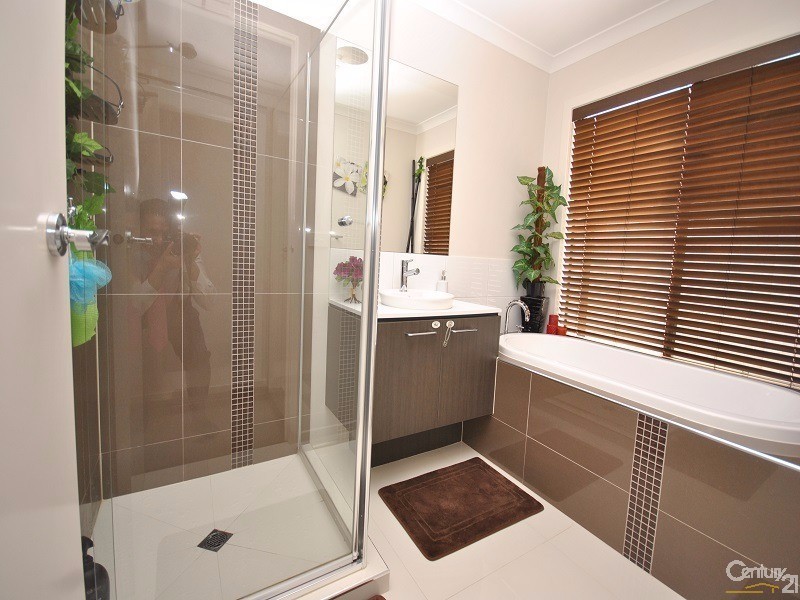 13  Autumn Fields Drive, Cranbourne North VIC 3977